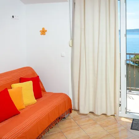 Im Zweiten Stock Mit Balkonen By Interhome * Brela