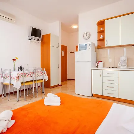 Apartment Im Zweiten Stock Mit Balkonen By Interhome *