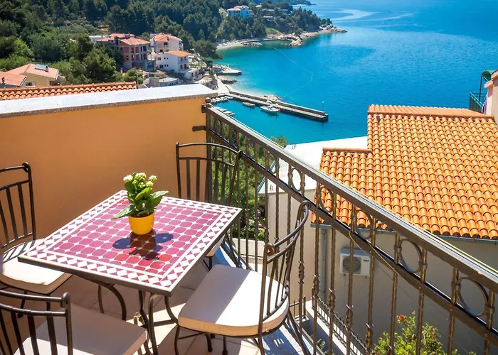 Im Zweiten Stock Mit Balkonen By Interhome Brela