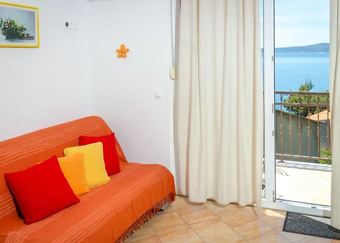 Im Zweiten Stock Mit Balkonen By Interhome * Brela