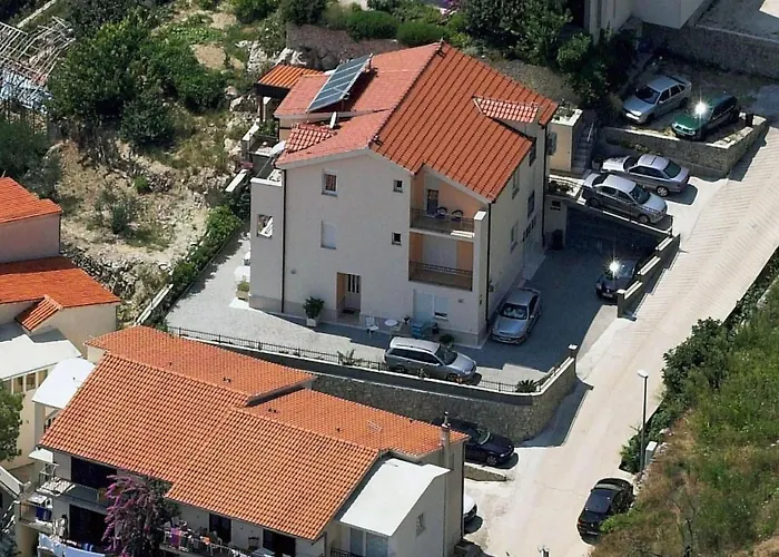 Im Zweiten Stock Mit Balkonen By Interhome Apartment Brela