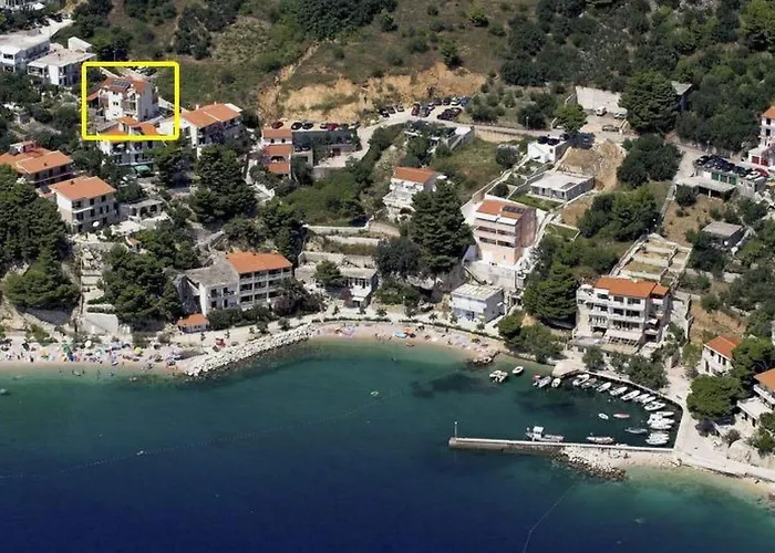 Im Zweiten Stock Mit Balkonen By Interhome * Brela